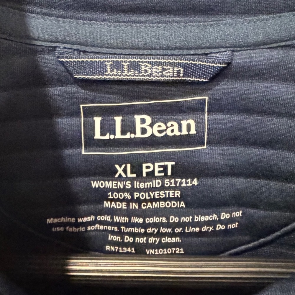 LL Bean Navy Blue Quilted Full Zip Vest Womens XL Petite 517114 Ribbed Texture - Picture 2 of 8